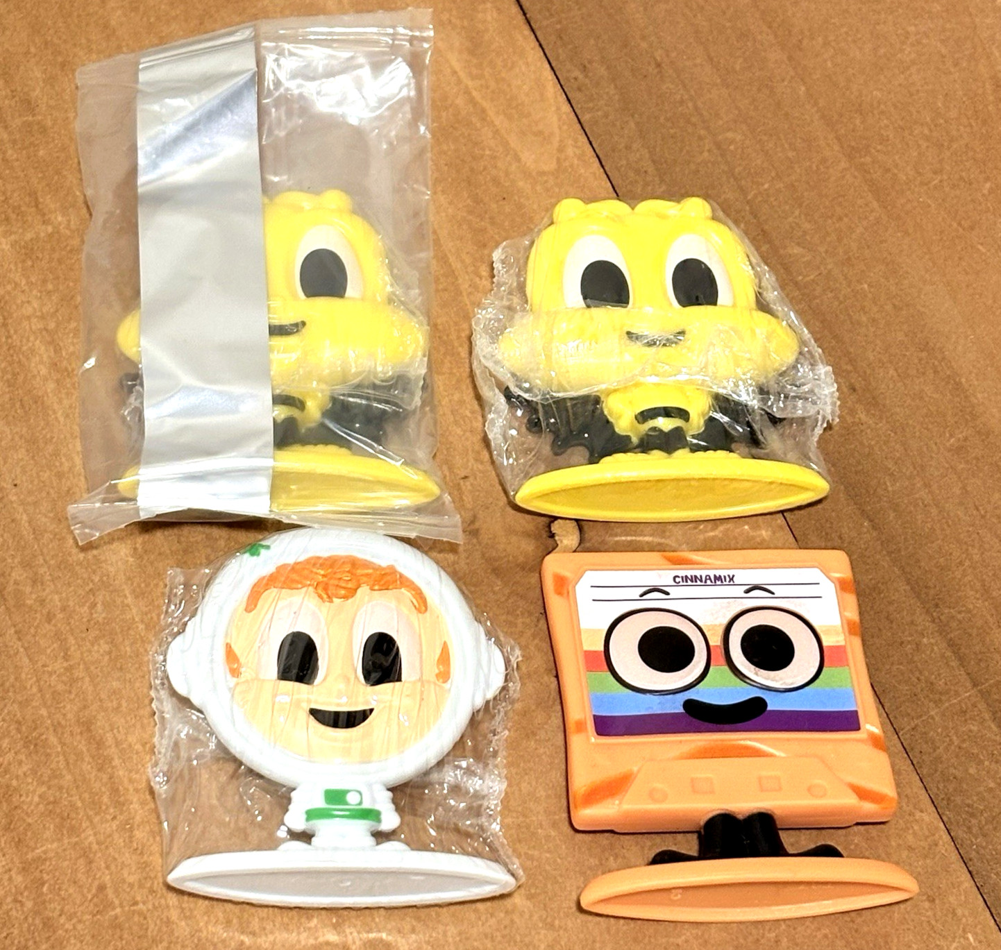 Cereal Squad Lucky Buzz Cinnamix Bee Honey Toast 4 Figures 2022 Wendell Chase