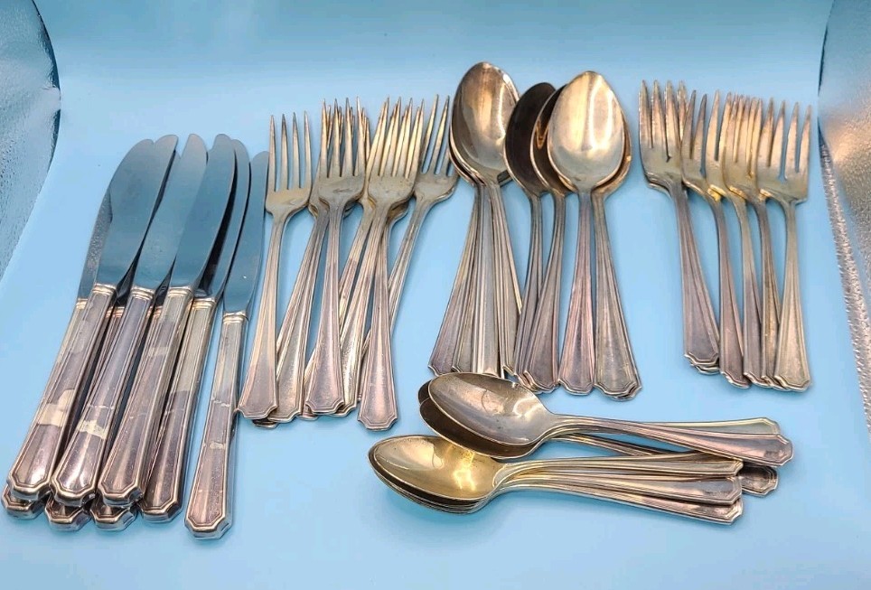 VTG Oneida Silversmiths CLAIRHILL FAIRHILL Silverplated 1978 Flatware 39 Pc. Set