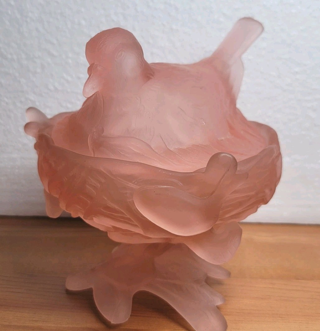 Westmoreland Pink Satin Glass Robin On Nest Covered Dish Bird Candy Trinket