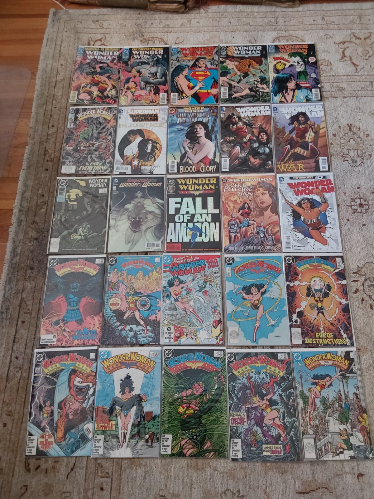 WONDER WOMAN MEGA-LOT OF 25 HIGH-GRADE SUPERHERO COMICS DEALER LOT CHEAP