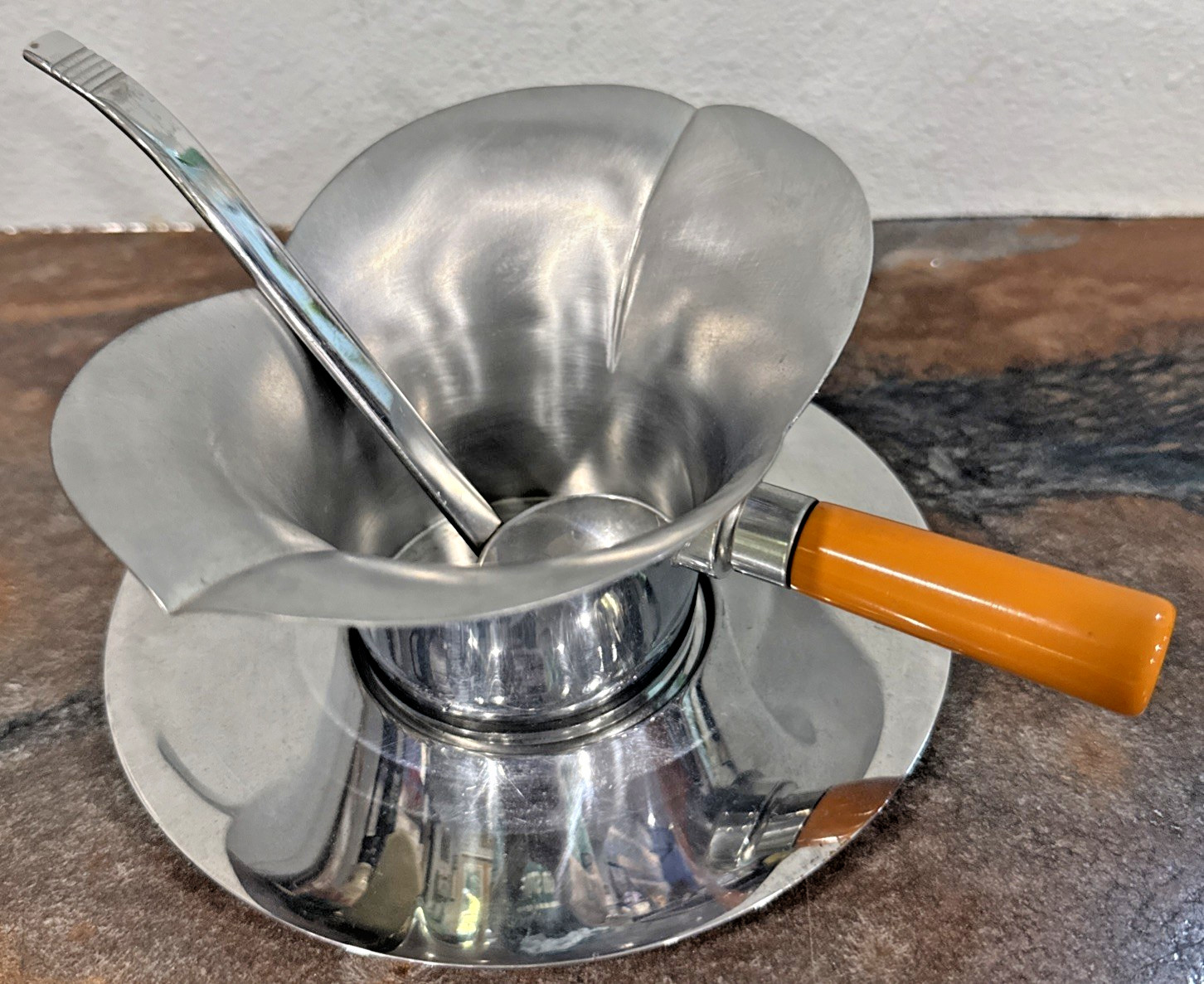 Vintage Chase Lotus Gravy Sauce Server Bakelite Handle w Ladle MCM USA