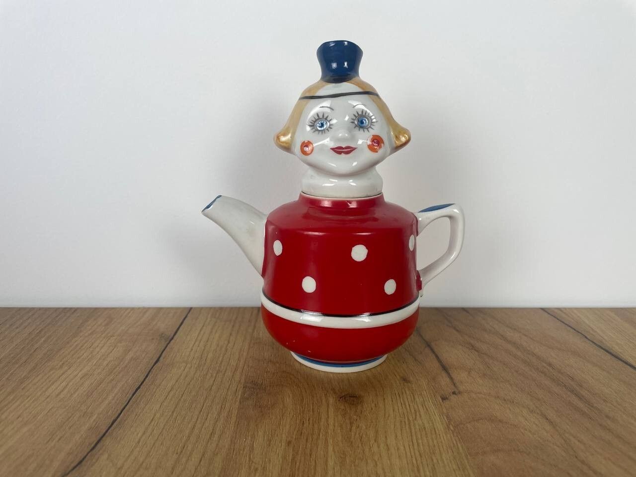 Children\'s teapot VANYA USSR Tregubova Korosten Rare porcelain