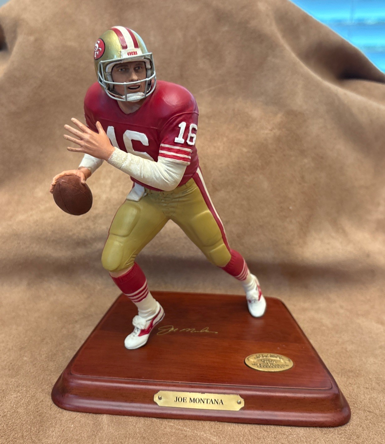Danbury Mint All Star Joe Montana 49ers Signed Hand Painted Resin Figurine 12in