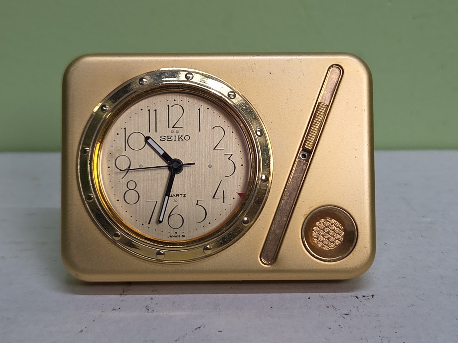 VTG Seiko Clock Digital Compact Travel Alarm Gold Stand QUP101G Compact Watch
