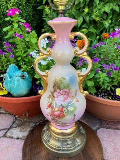 1940 Leviton Ceramic Porcelain Hand Painted Rose Motif Blush & Cream W/Gold Lamp