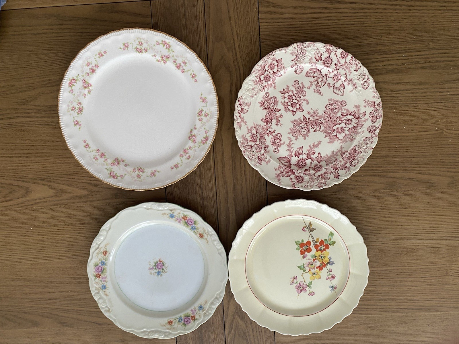 Lot Of 4 Antique Vintage Dinner Plates
