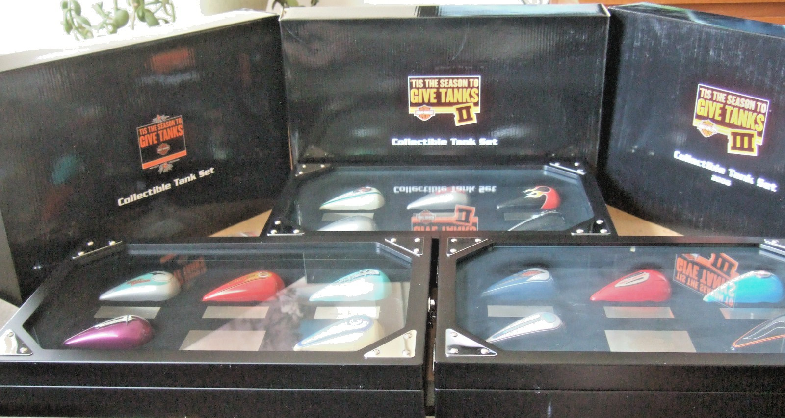 2004-06 'TIS THE SEASON TO GIVE TANKS I II III  HARLEY DAVIDSON ORNAMENT SET 1-3