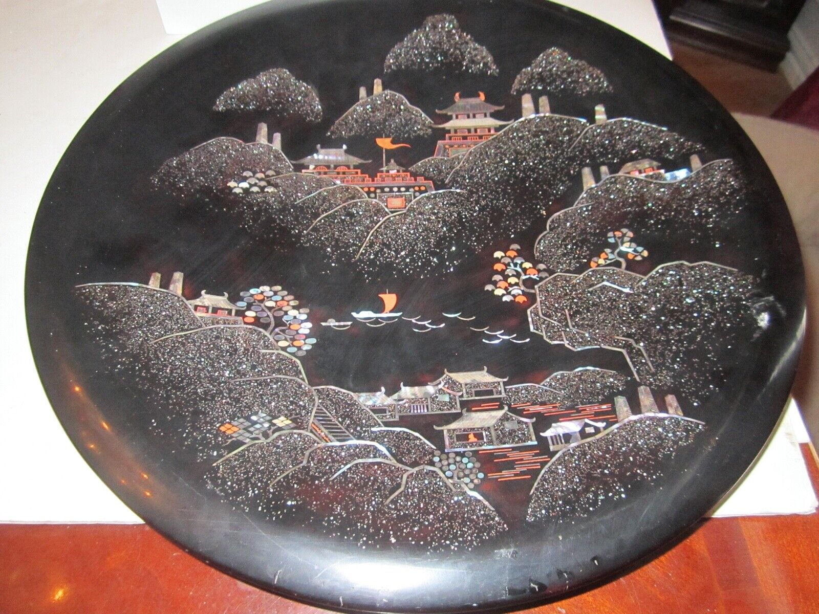 JAPANESE DESIGNER LAQUER PLATE - DECORATIVE WITH MOTHER OF PEARL INLAY - 16\