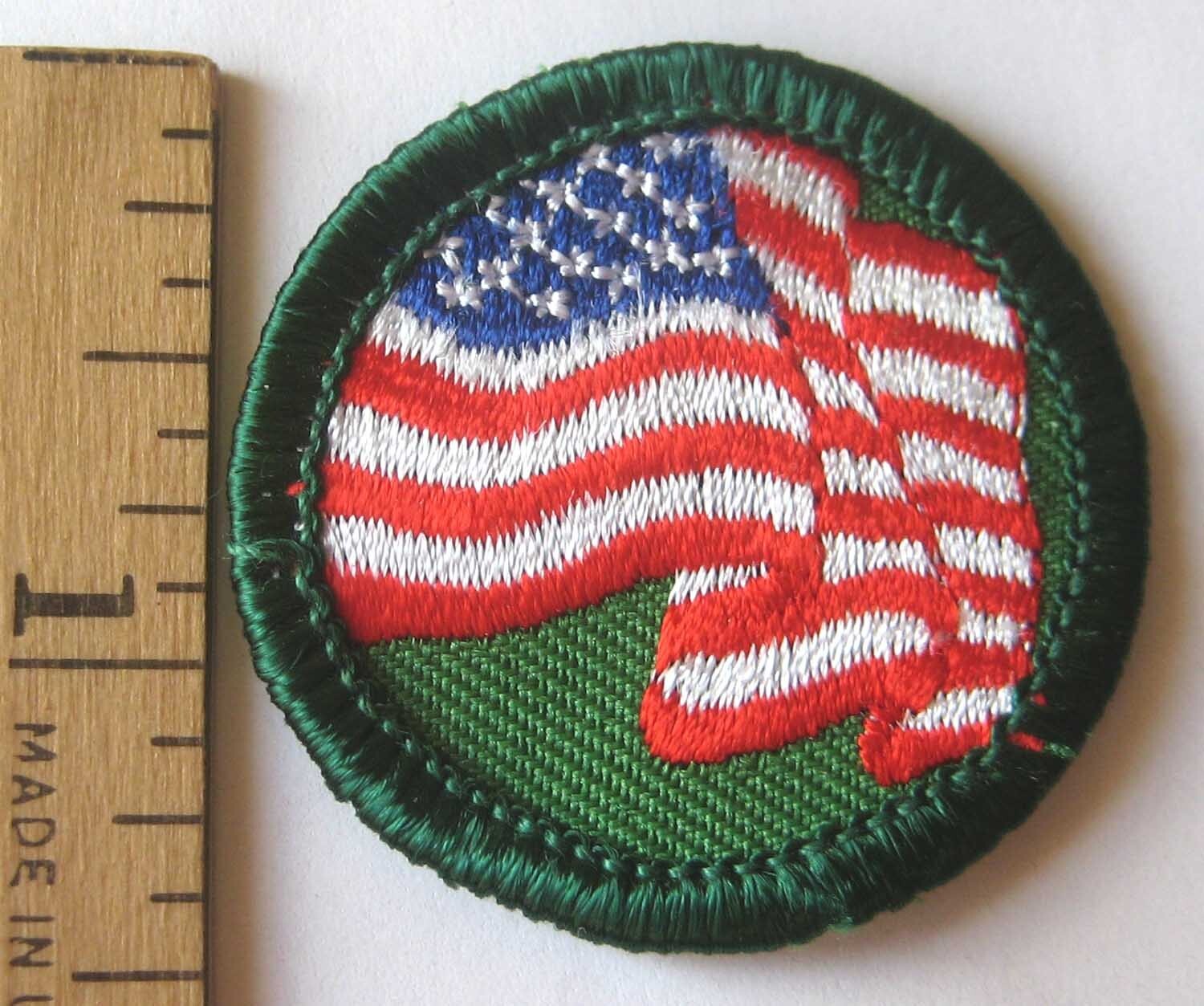 Retired Girl Scout 2002 Junior UNITED WE STAND BADGE American USA Flag Patch NEW
