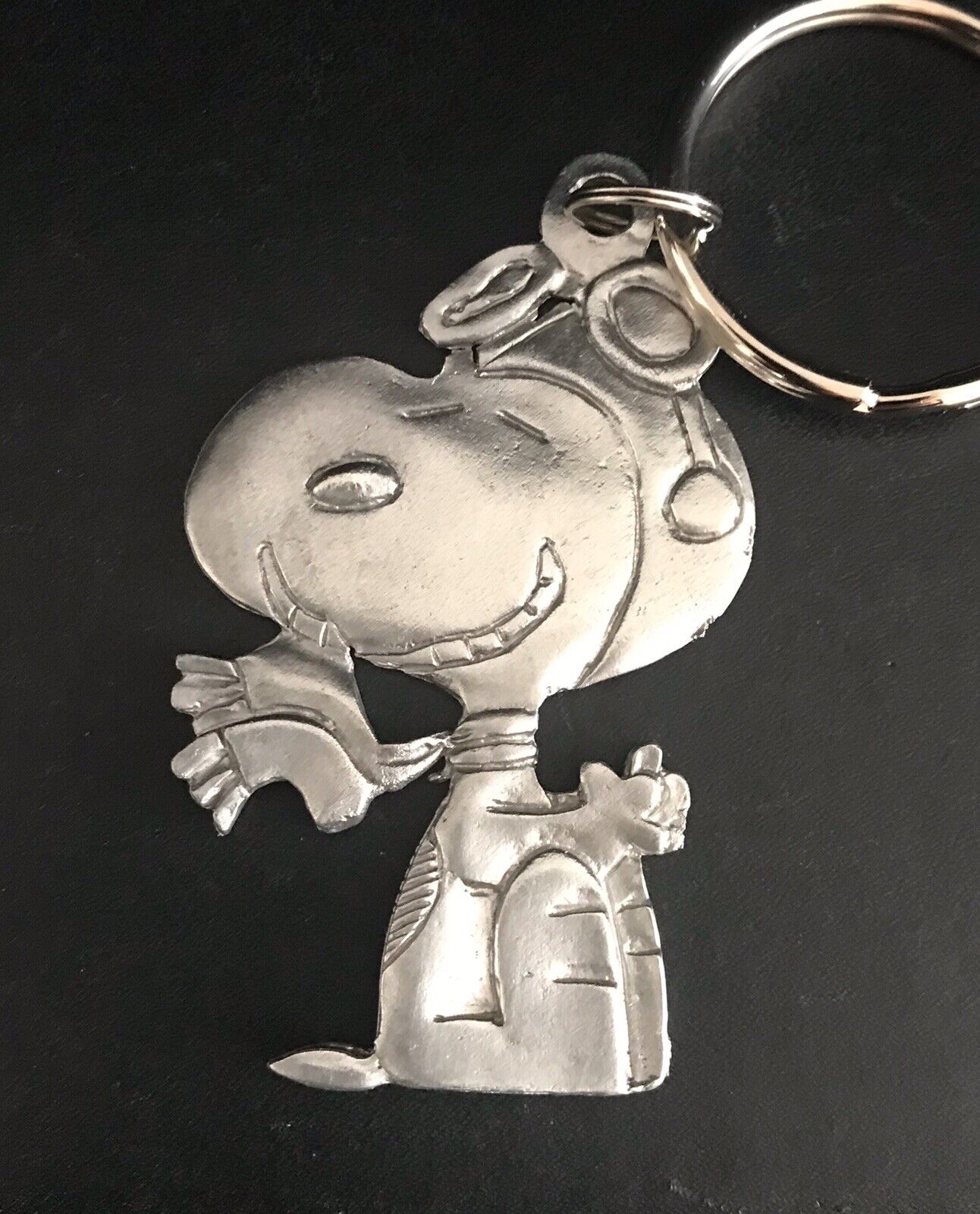 Pewter Silver SNOOPY Pilot Flying Charlie Brown Peanuts Figurine Keychain A