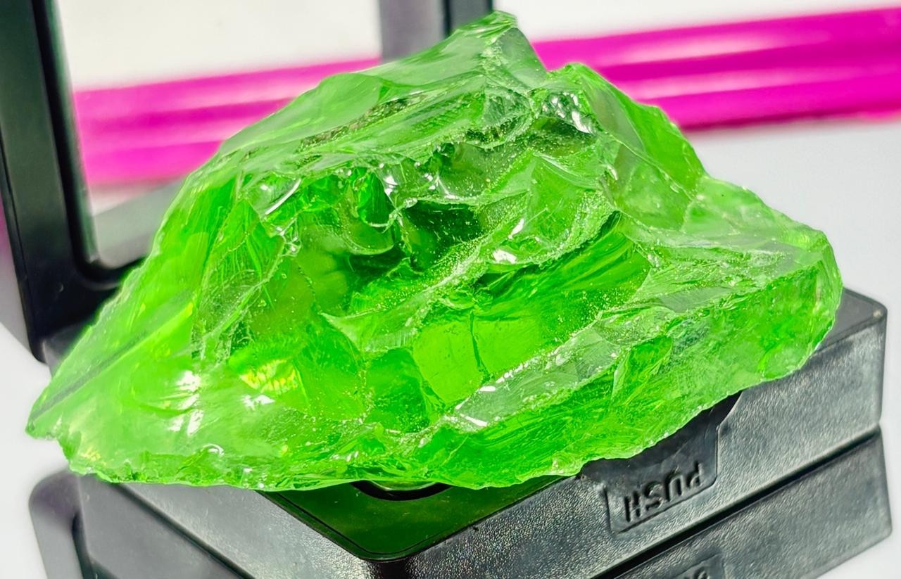 Natural Green  Peridot 265Ct Rough Cut Loose  Gemstone
