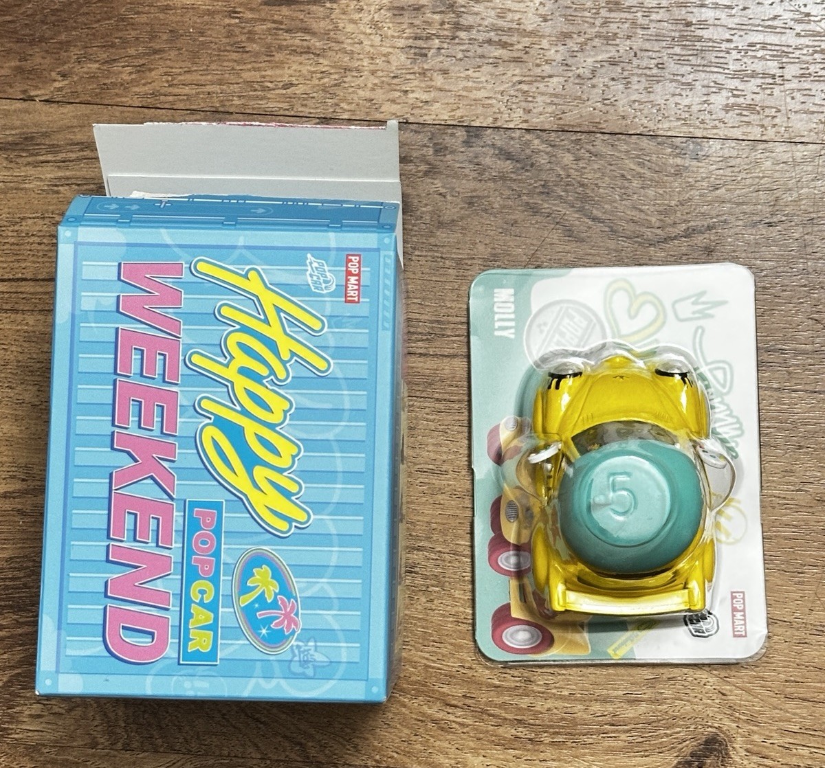 Pop Mart Pop Car Popcar Happy Weekend Series - Molly Pop Mart Pop Car Popcar Happy Weekend Series - Molly