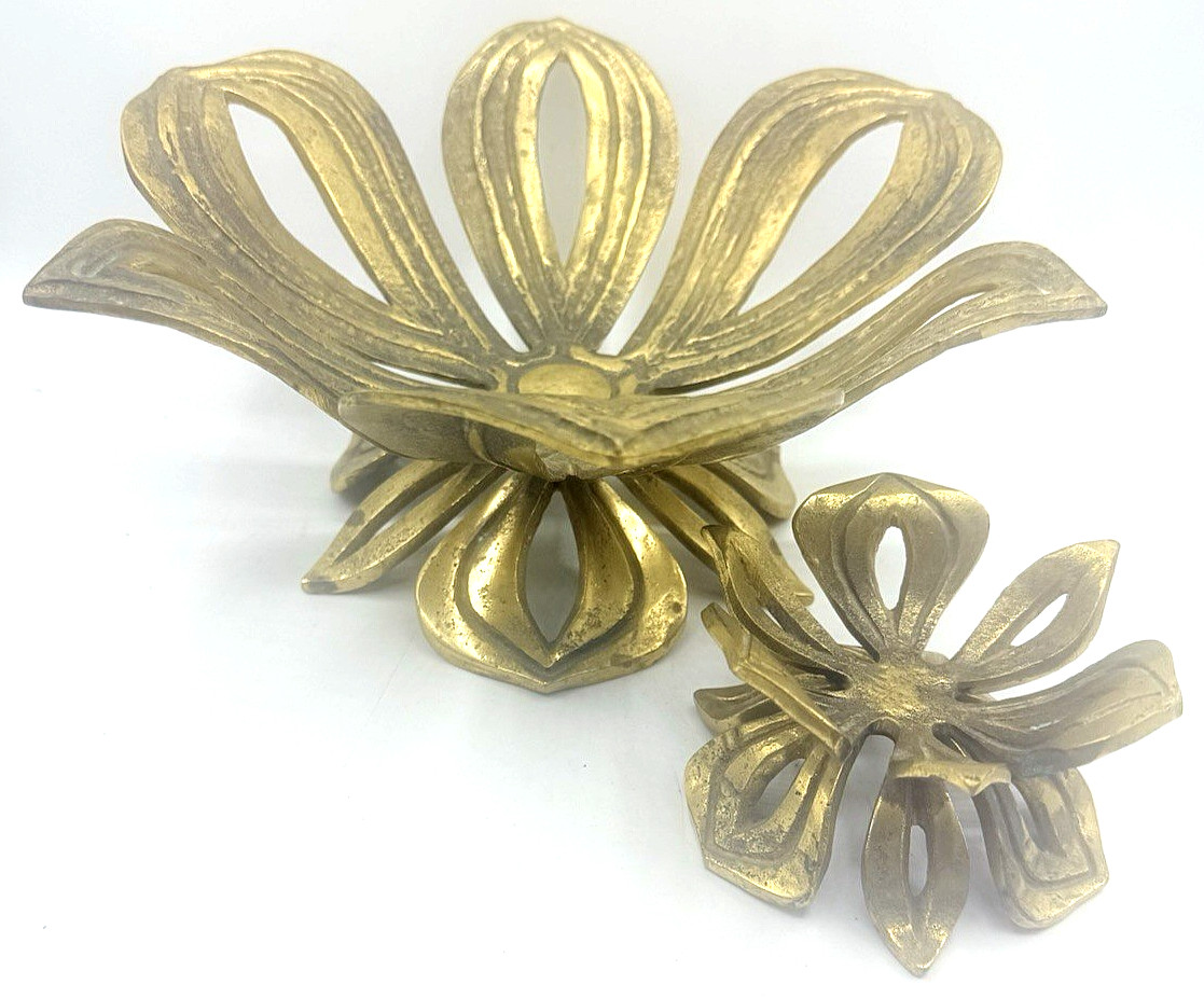 Set 2pc Vtg Mid-Century Solid Brass LOTUS Flower Bowls by Gilde (1950s - 1970s) Set 2pc Vtg Mid-Century Solid Brass LOTUS Flower Bowls by Gilde (1950s - 1970s)