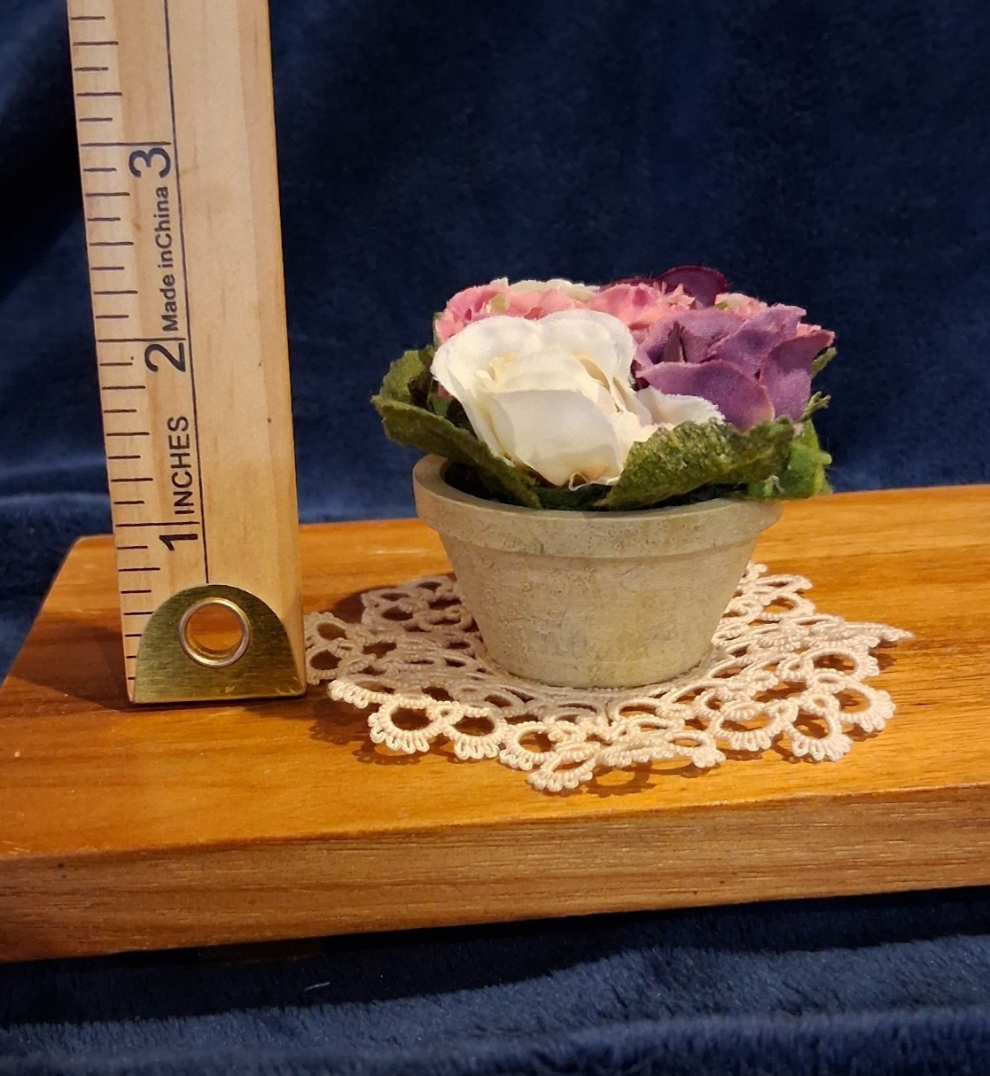 Vtg Miniature Floral Arrangement Potted Roses Lace Doily Dollhouse Decor 1:12