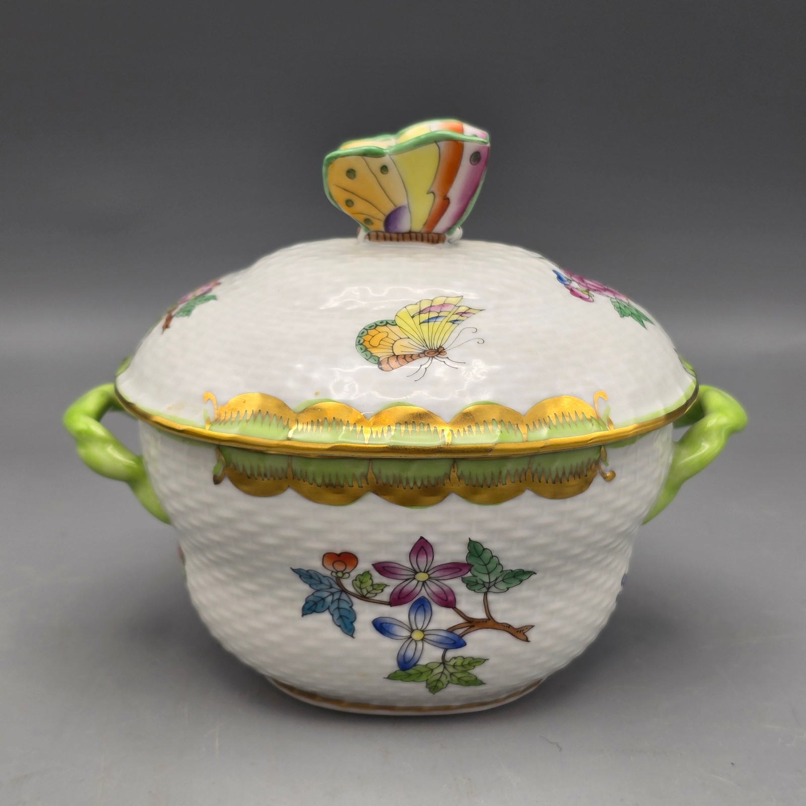 Vintage Herend Queen Victoria Porcelain Covered Sugar Bowl with Butterfly Finial Vintage Herend Queen Victoria Porcelain Covered Sugar Bowl with Butterfly Finial