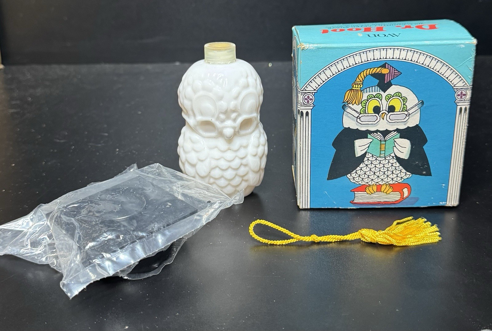 Avon Dr. Hoot Sweet Honesty Cologne 4 Oz NOS NIB Owl Graduation Full