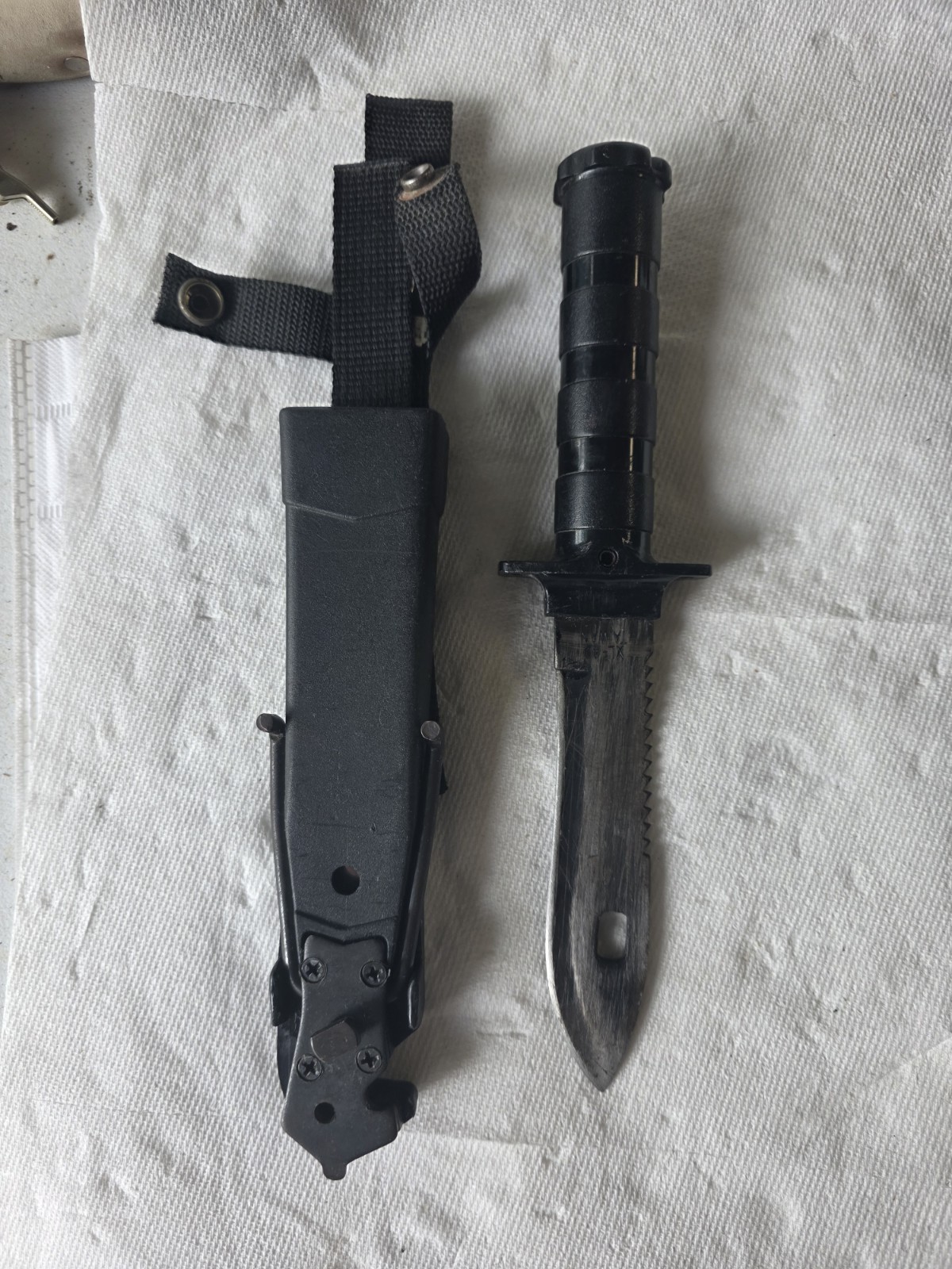 Vintage Tomahawk XL-49 Survivor Knife With Sheath And Sharpener