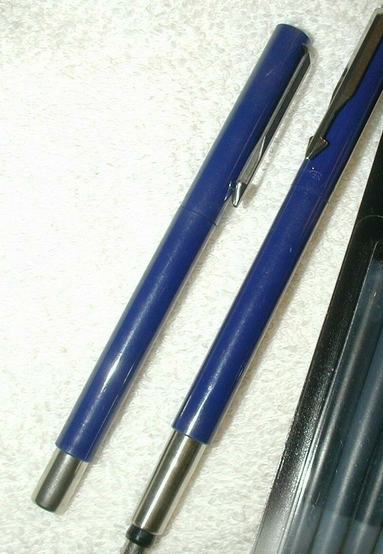 2 NEW Parker Vector Fountain Pens Fine Pt + Bonus 2 Parker Quink Ink Cartridges