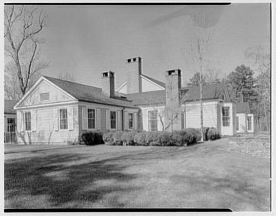 Photo:Elkin North Carolina Hugh Chatham Residence 1960 West Facade House