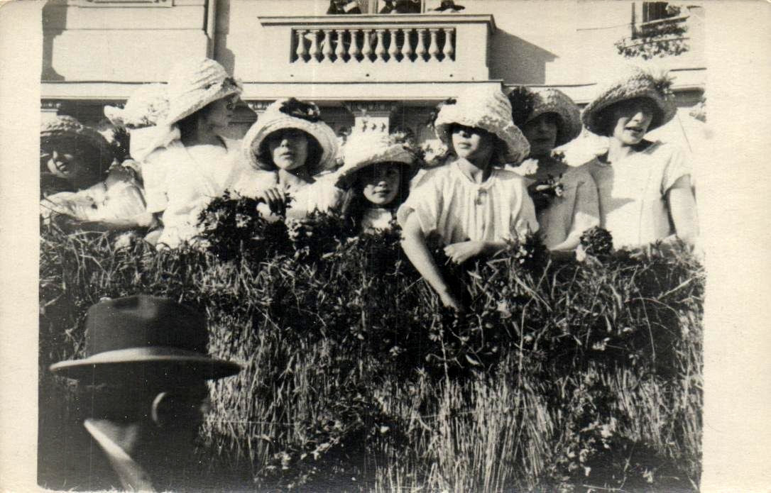 Real Photo Postcard, A Group of Girls, Photo 1910s