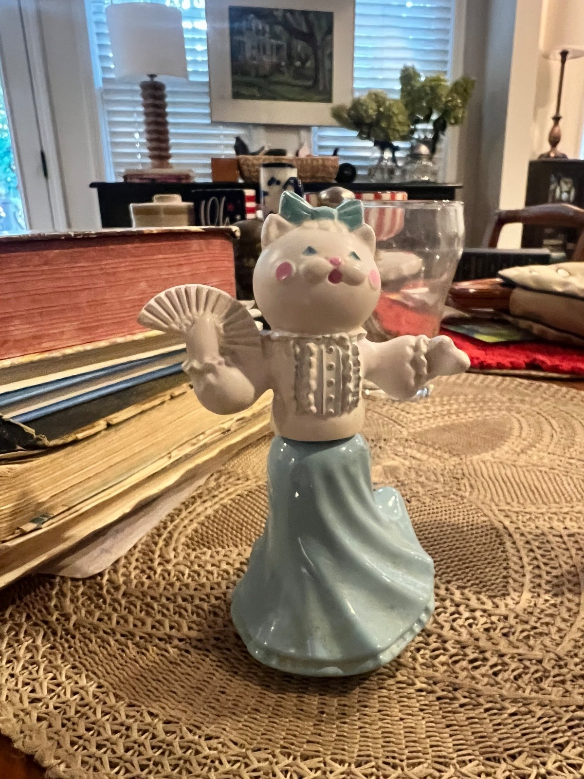 Vintage 1970s Avon Felina Fluffle 'Pink & Pretty' Cat Glass Bottle with PERFUME