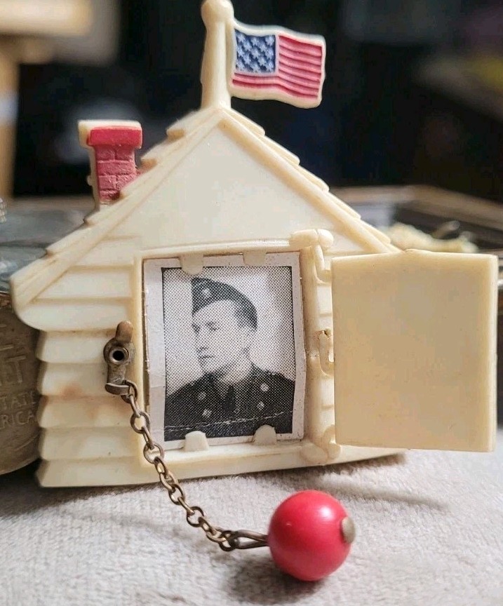 Vintage WWII USA CELLULOID BARRACKS HOME SWEETHEART BROOCH PIN