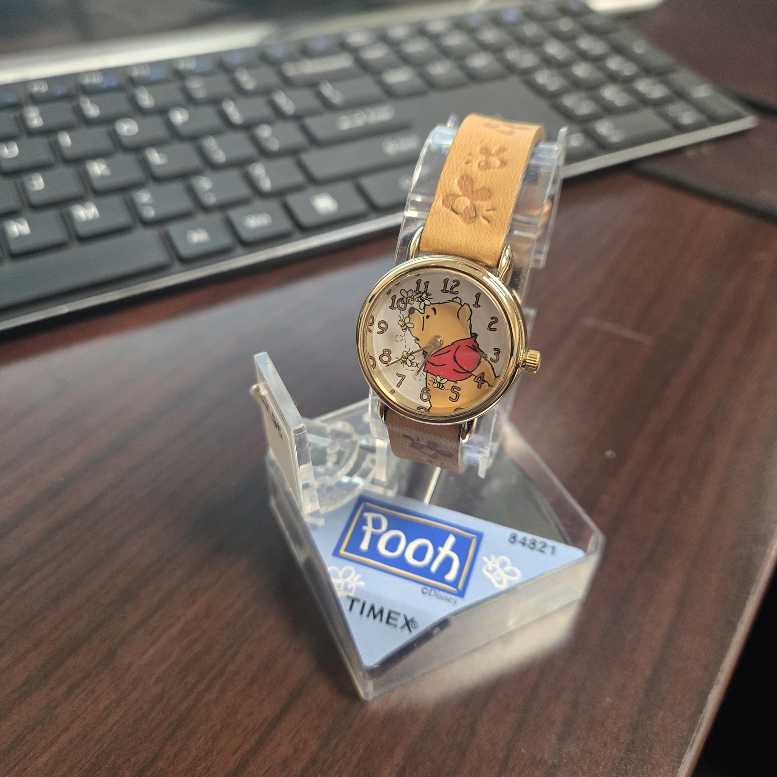 Vintage Winnie The Pooh Timex 84821 Watch With Rotating Bees