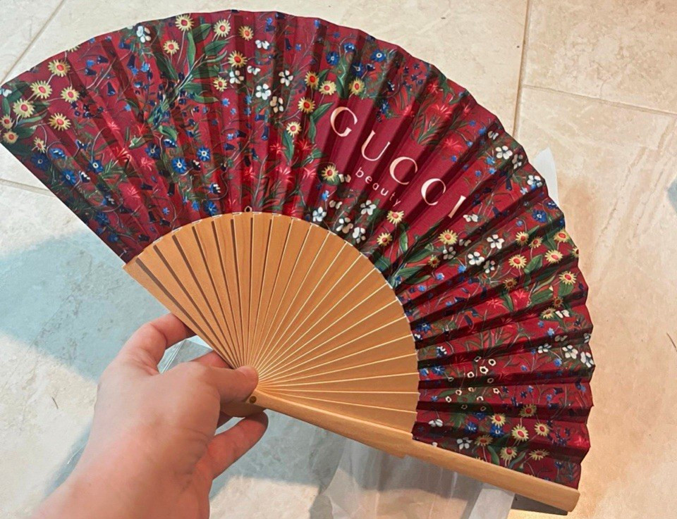 Gucci Beauty Folding Hand Fan Floral Herbarium GWP Rare Collectible Gift