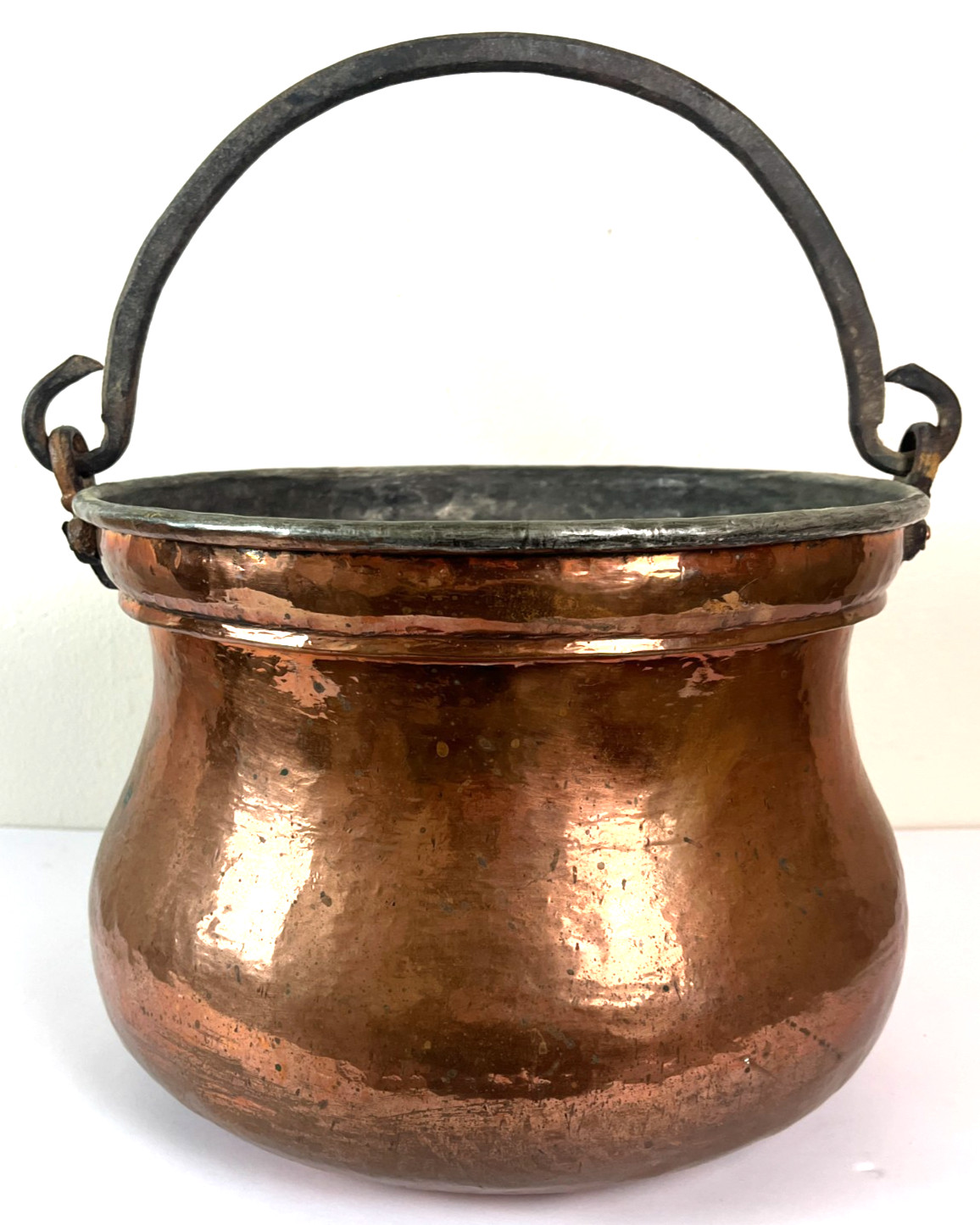 Antique  Hand Hammered Copper Cauldron Stock Pot Kettle Iron Handles 9x12