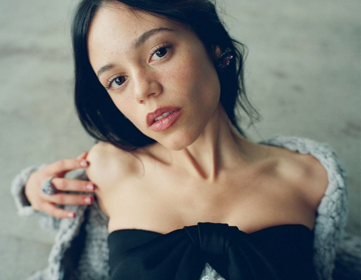 Jenna Ortega in an 11\