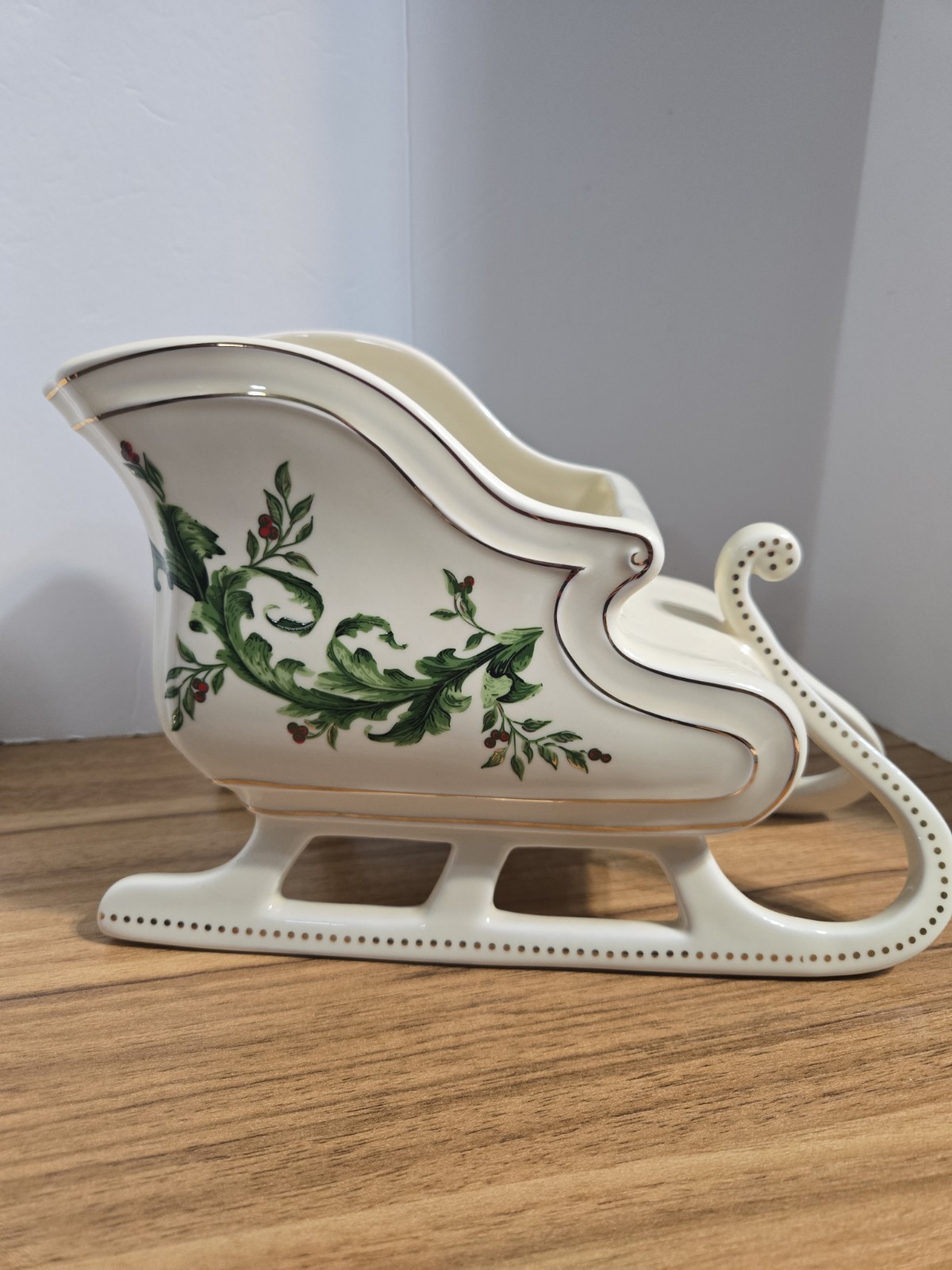 Vintage FTD ceramic Christmas sleigh planter or vase