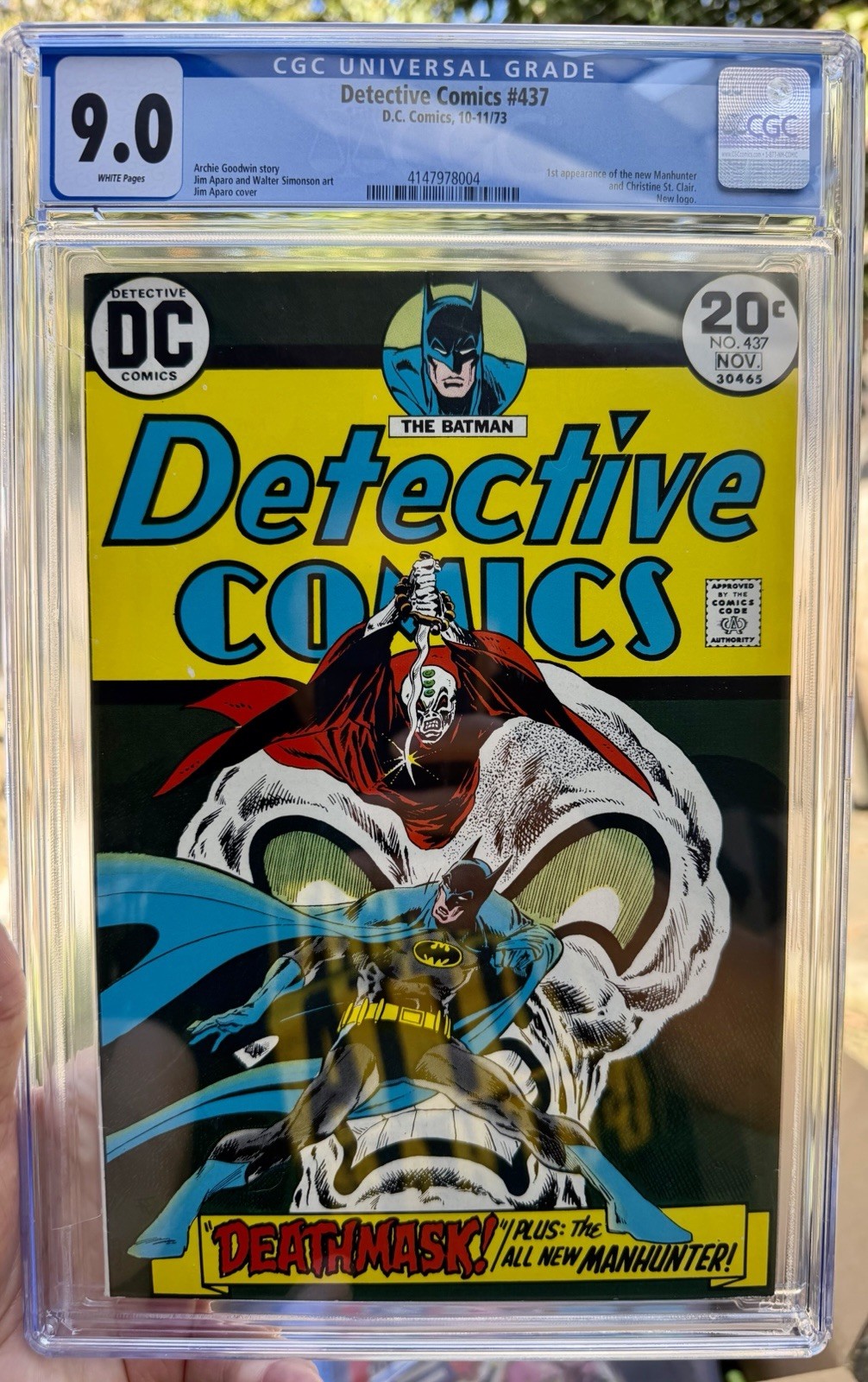 DETECTIVE COMICS #437 CGC 9.0 White Pages VF/NM 1973 1st app New Manhunter
