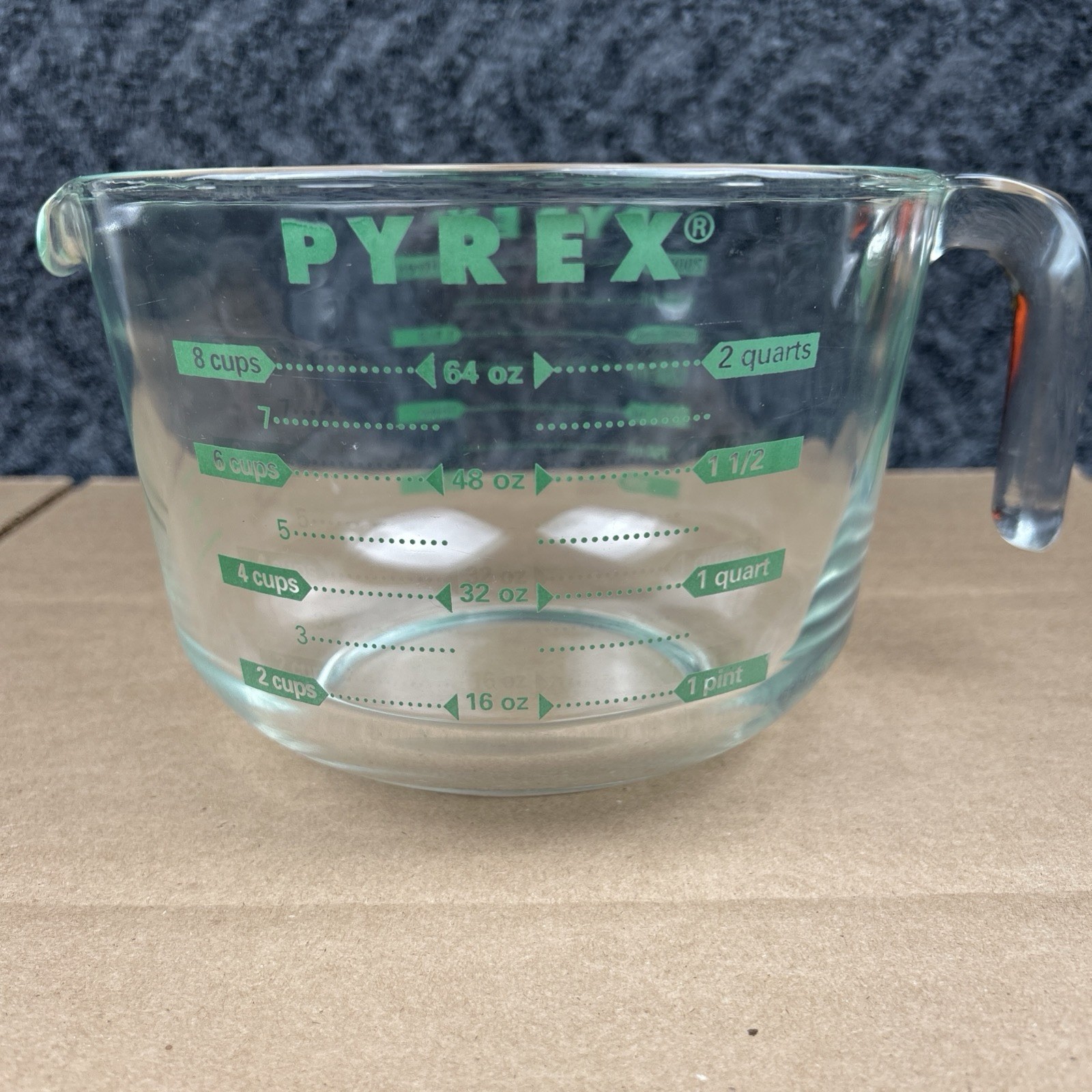 Vintage PYREX  8 Cup 2 Liter Measuring Cup Green Lettering USA 64 oz RARE