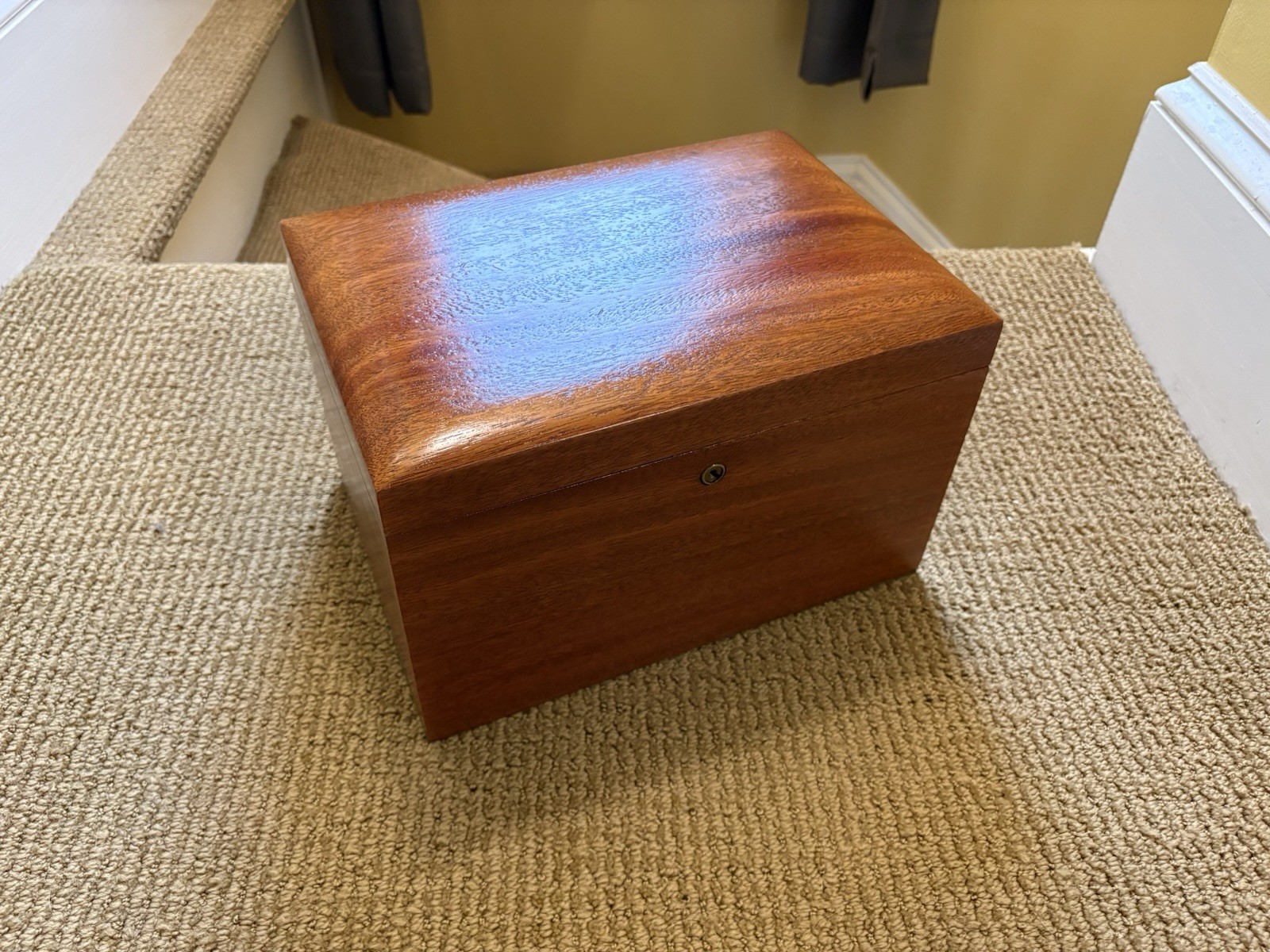 Vintage Benson & Hedges Fifth Avenue New York Mahogany Cigar Humidor Box 11x8x7