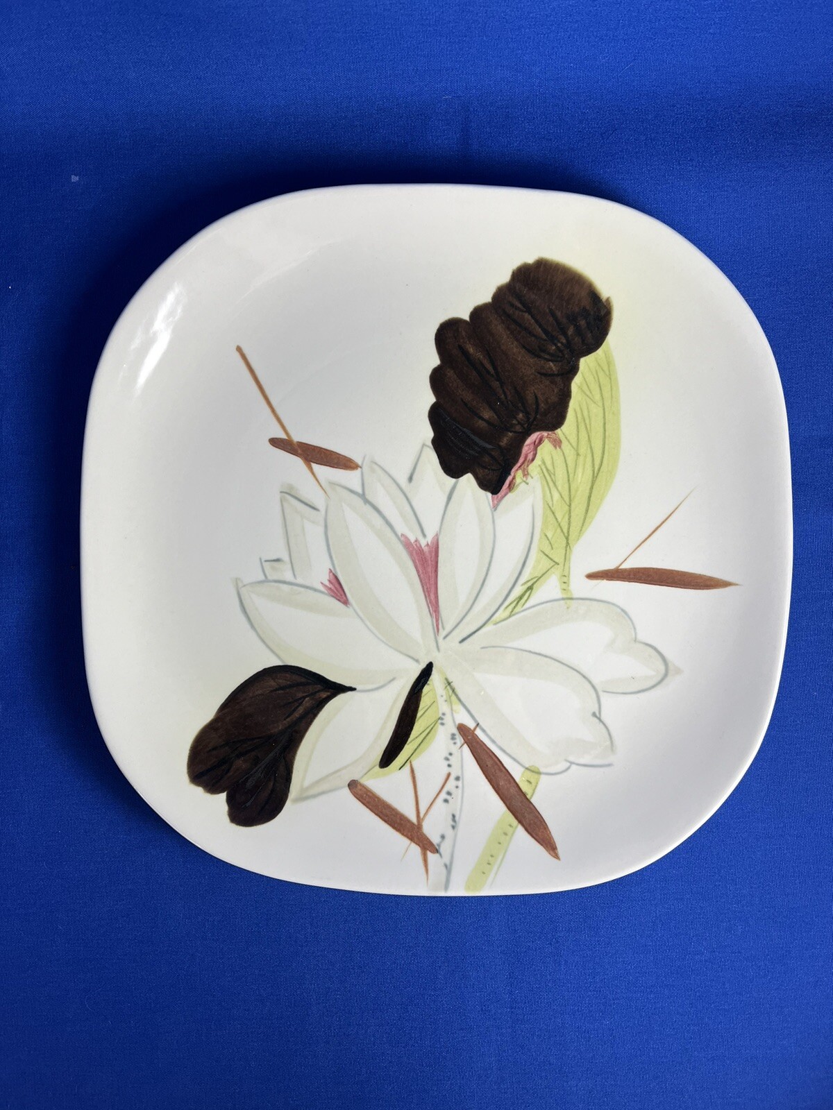 Vintage Red Wing Lotus Bronze Dinner Plate 10.5\