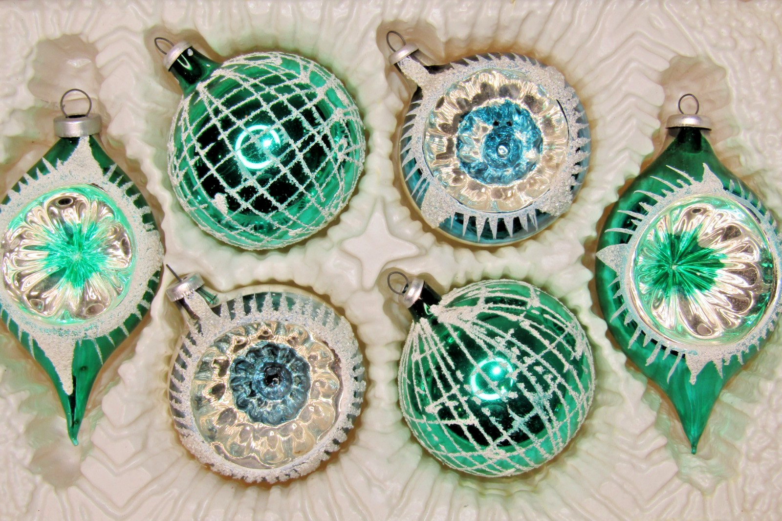 Lot VTG Glass Mica Pictured Reflector Indent DROP BALL Christmas Ornaments GREEN