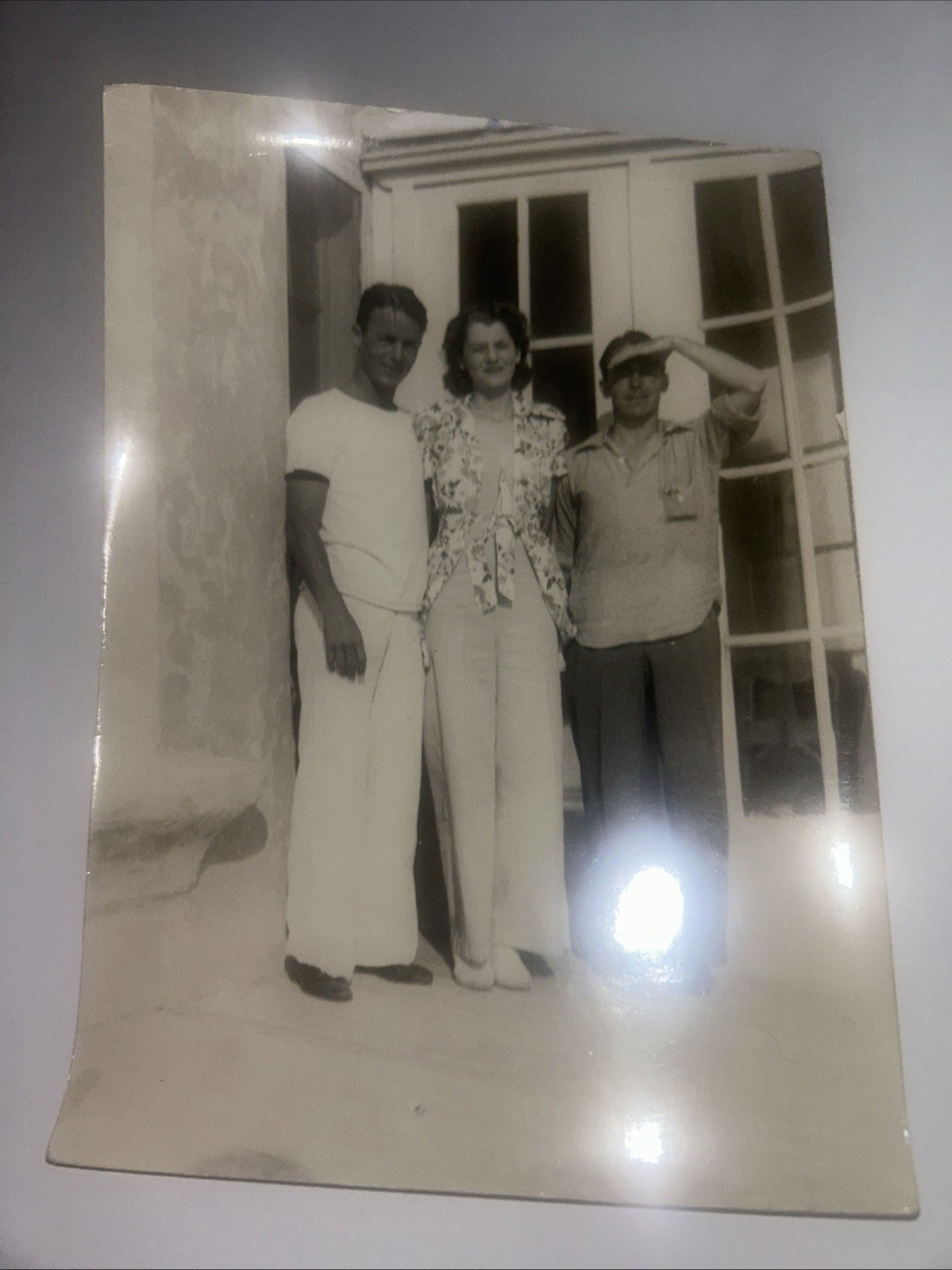 c1940s Vintage Found Photo Of Friends Great style clothing 7”x5” c1940s Vintage Found Photo Of Friends Great style clothing 7”x5”