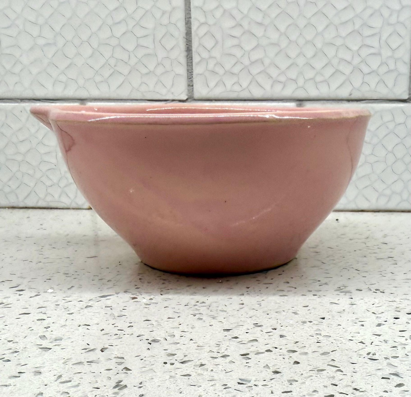 Lovely vintage 1940's small mccoy pink mixing bowl with spout. 1940s usa