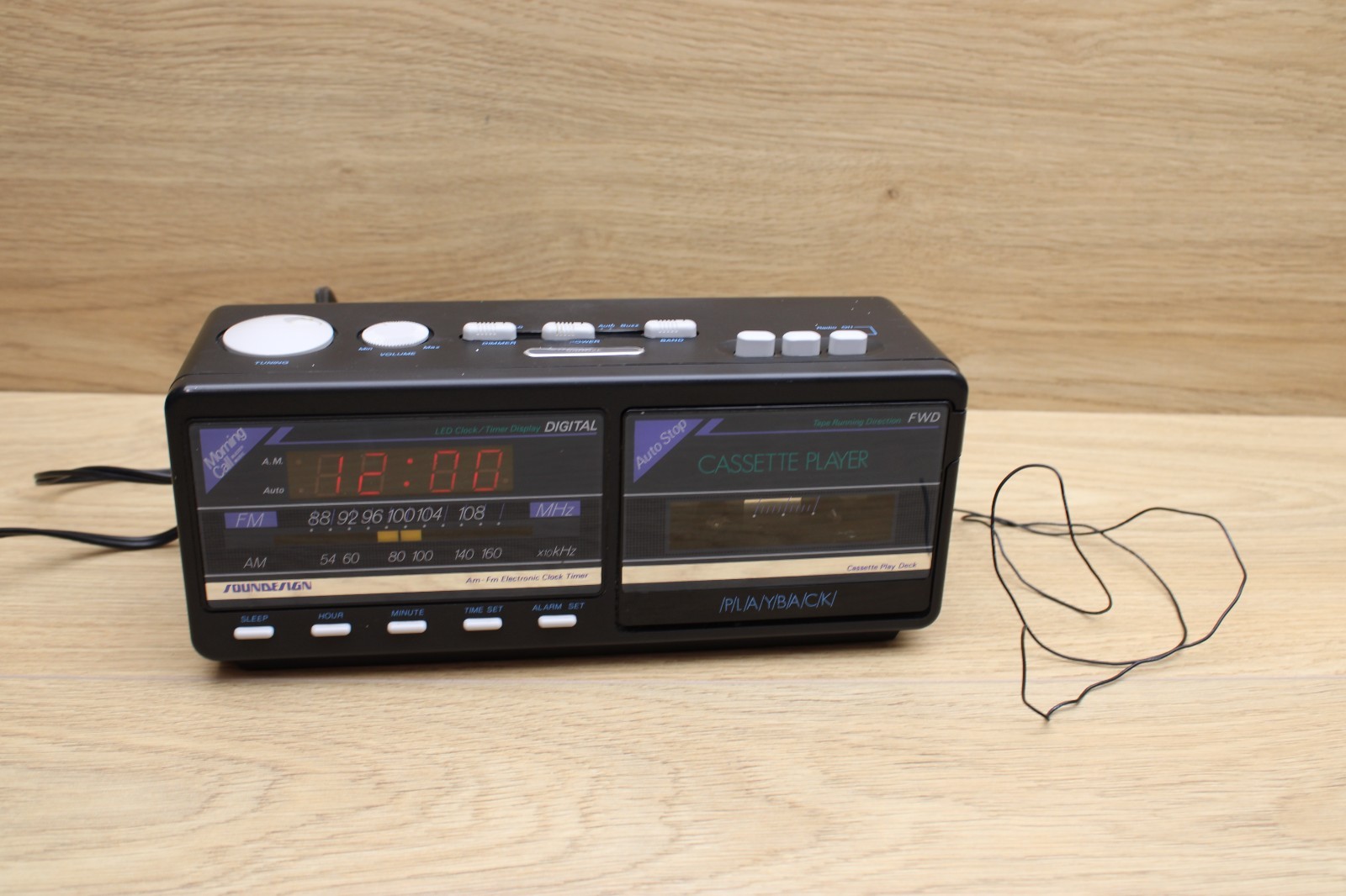 Vintage Soundesign 3826BLK AM FM Clock Radio Cassette Player Auto Stop Digital