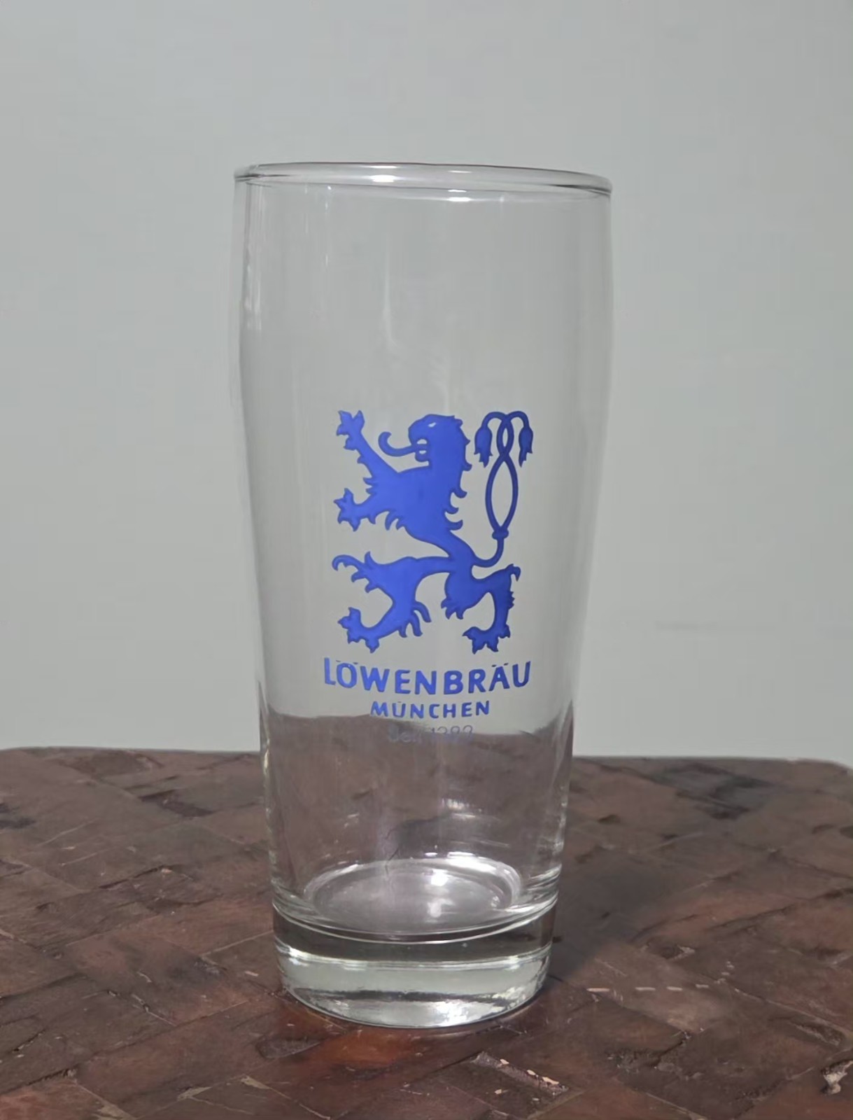 Vintage Lowenbrau Munchen 0.5 Liter German Beer Glass