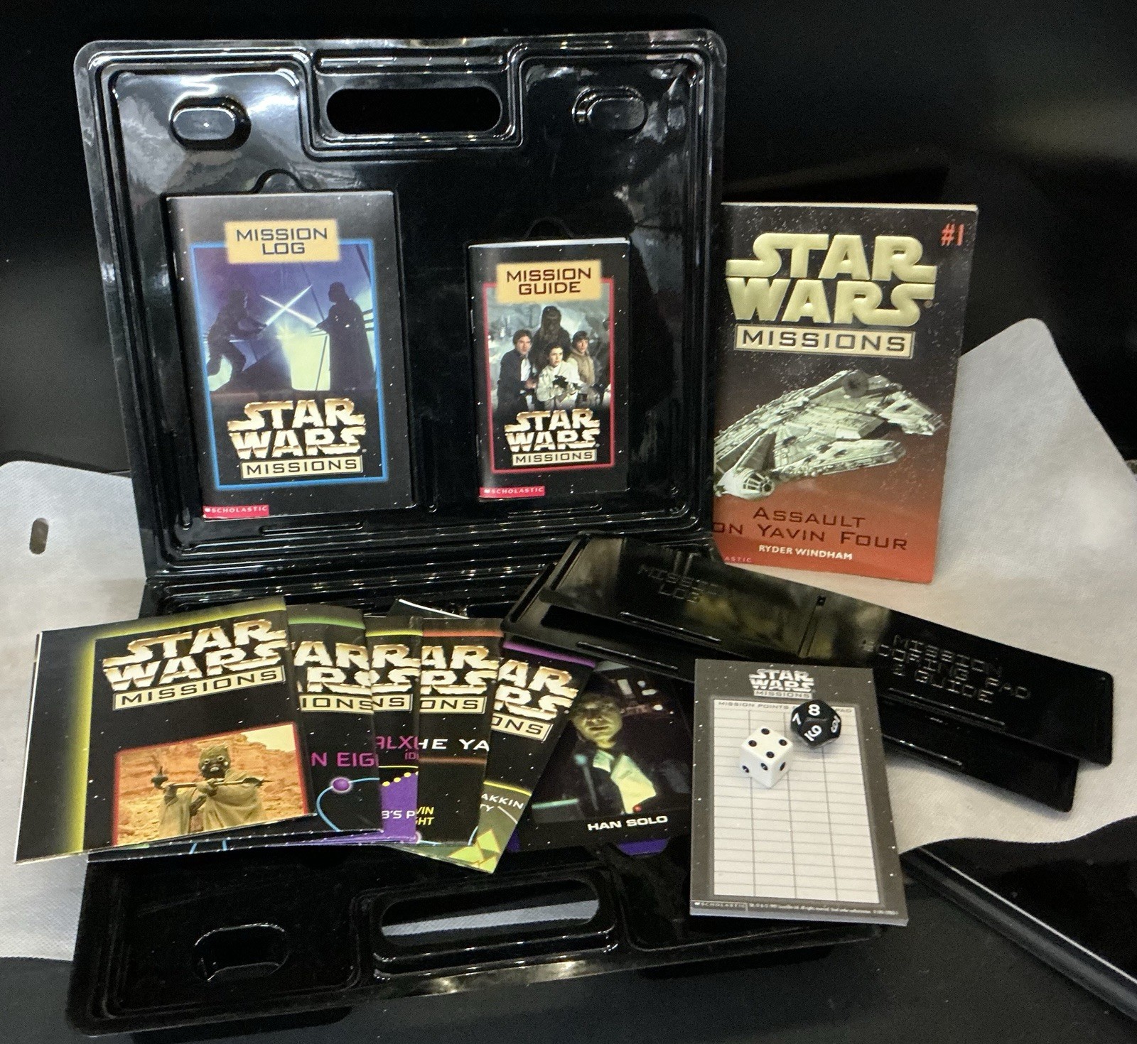 Star Wars Missions #1 Assault on Yavin Four COMPLETE Game Set Scholastic 1997 