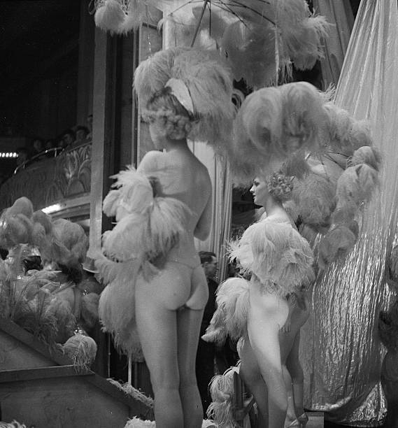 Variety show of the Folies Bergere Paris 1937 OLD PHOTO 1