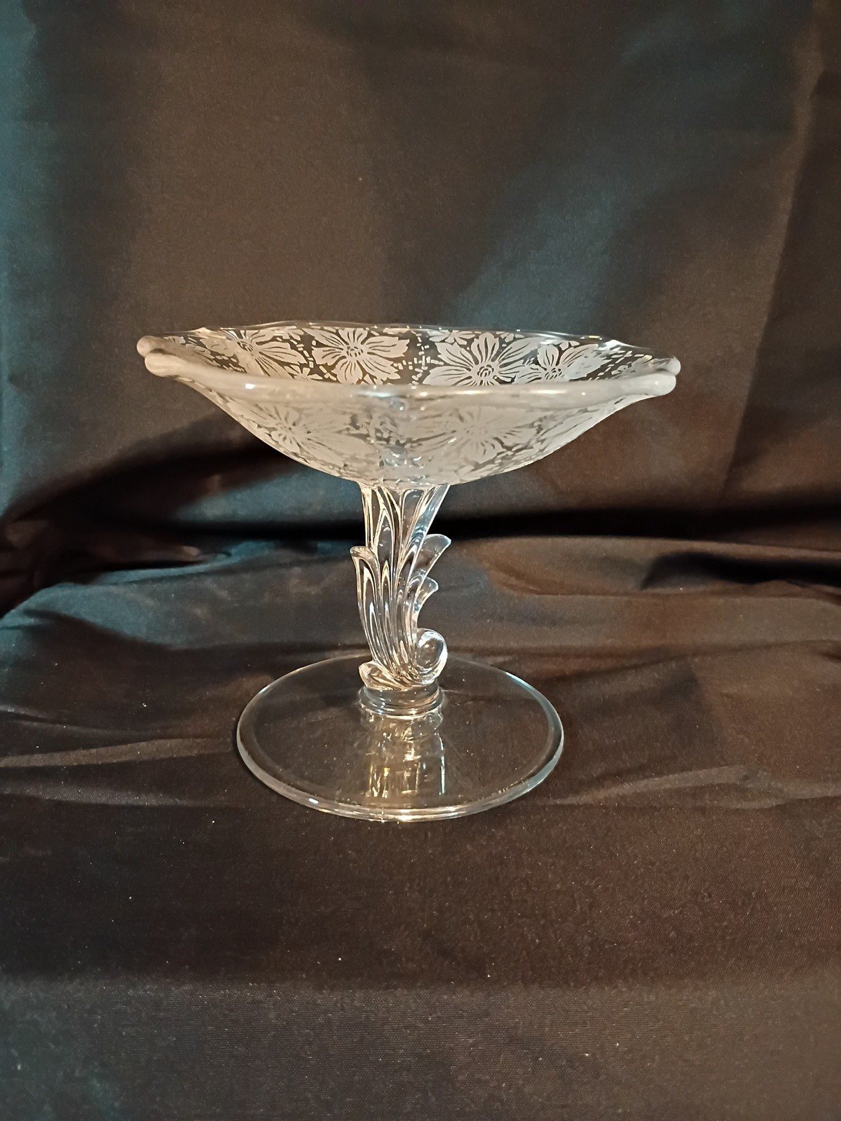 Vintage Fostoria Etched Crystal Compote/Candy Dish.                       (33)