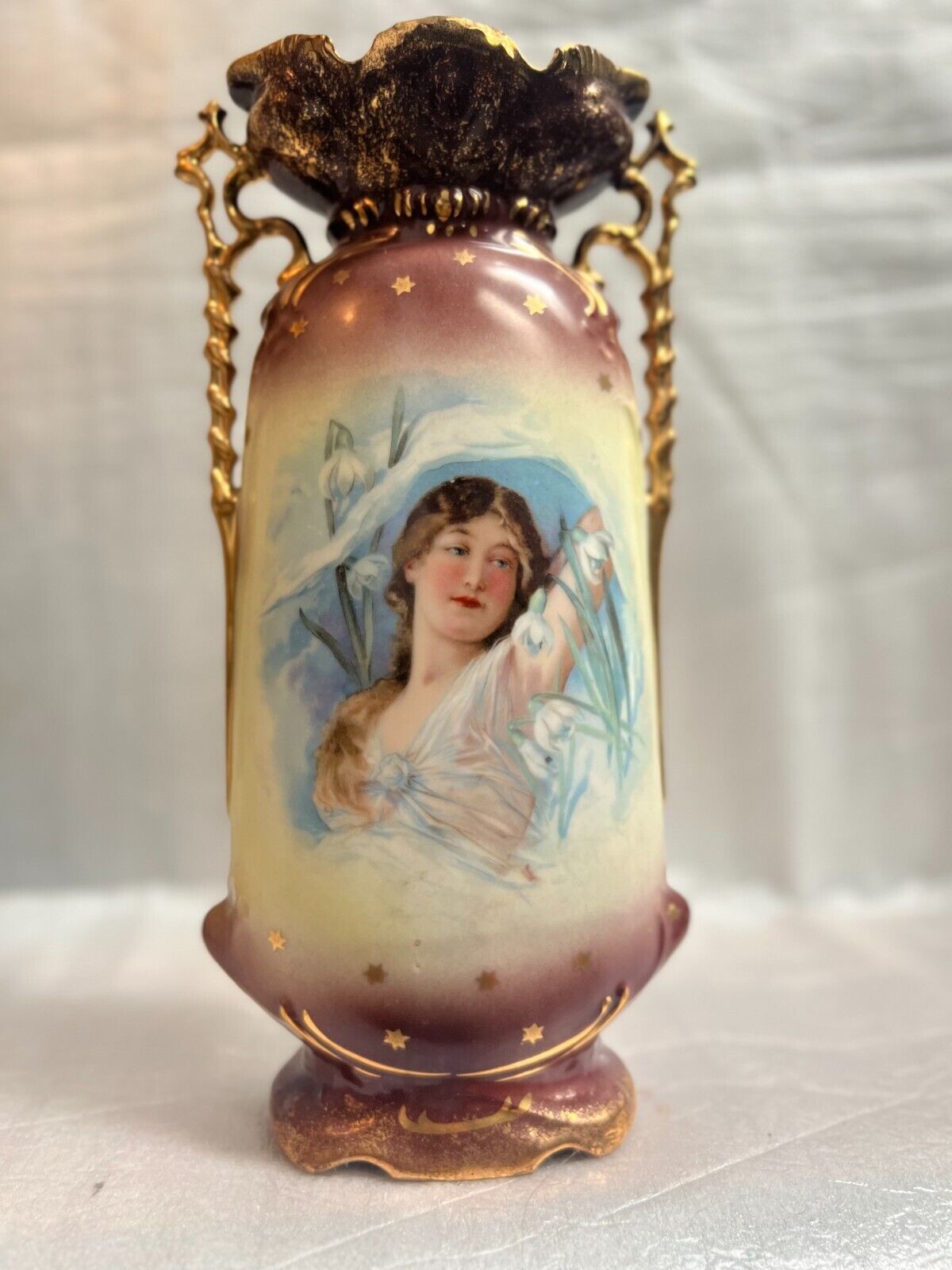 Antique Victoria Carlsbad Austria Porcelain Vase