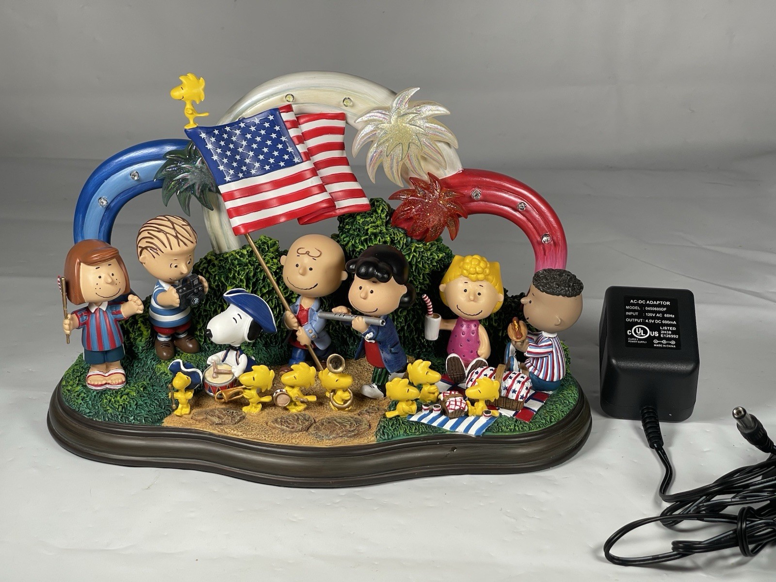 Danbury Mint Peanuts Yankee Doodle Dandy lighted sculpture
