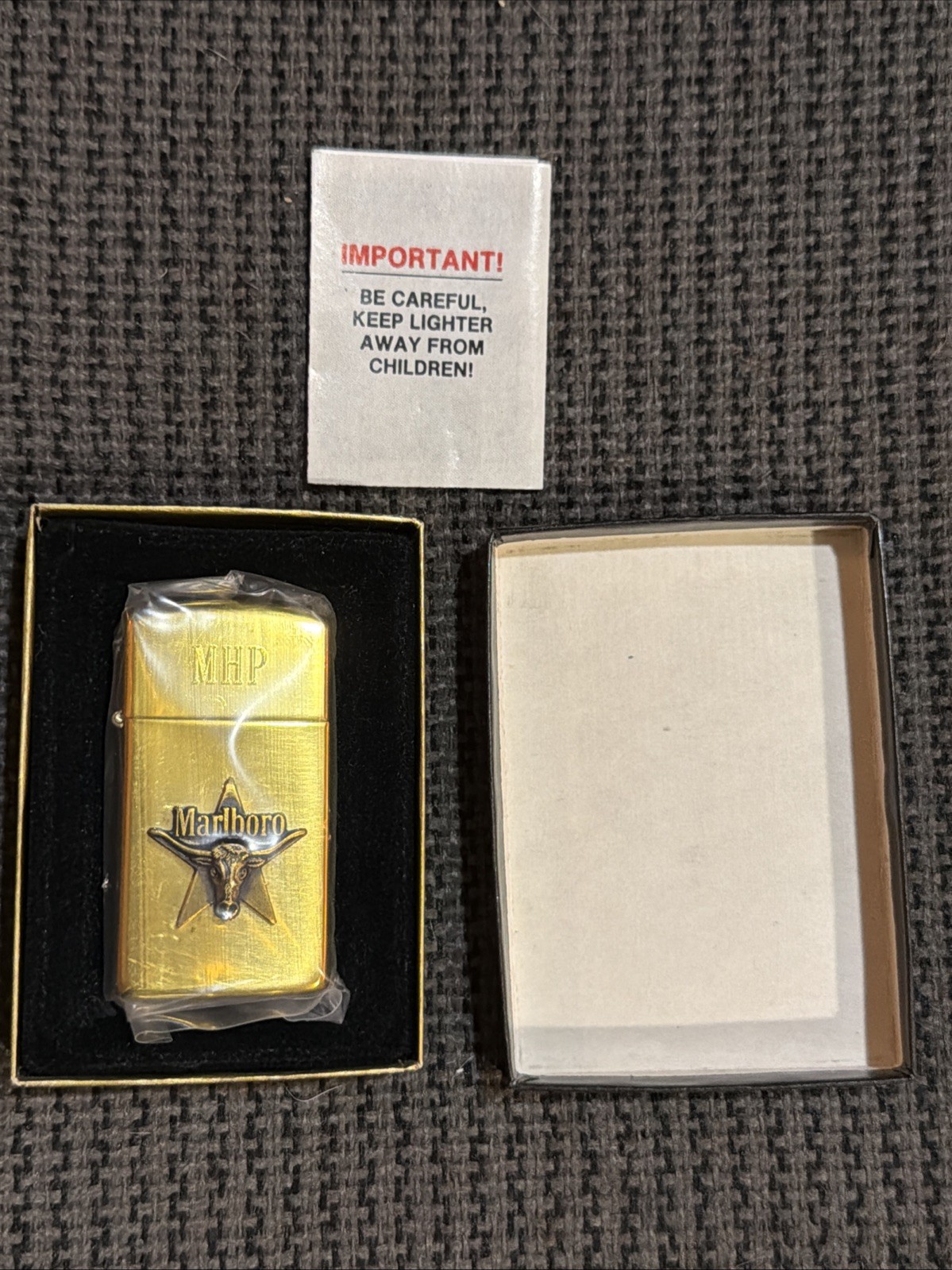 MARLBORO BRAND VINTAGE LIGHTER  Brand New  In The Plastic And The Box.