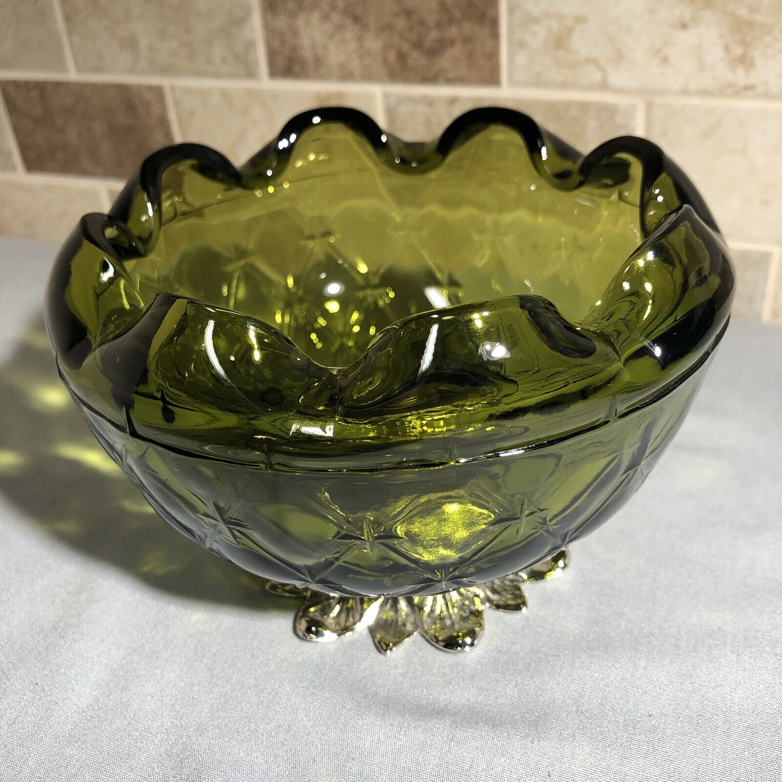 VINTAGE GREEN QUILTED DIAMOND ASHTRAY DISH COMPOTE METAL BASE MCM