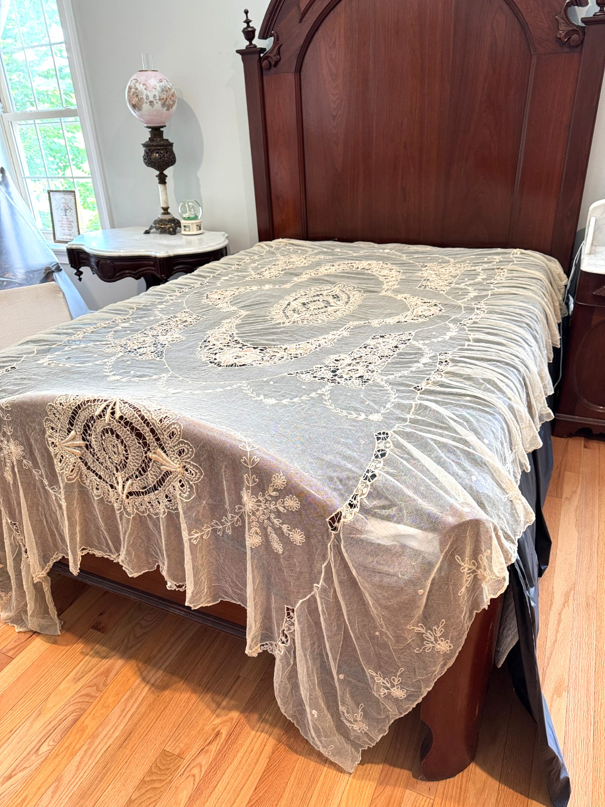 Antique Ecru/Ivory French Tambour Lace Bed Cover, Full Bed Antique Ecru/Ivory French Tambour Lace Bed Cover, Full Bed
