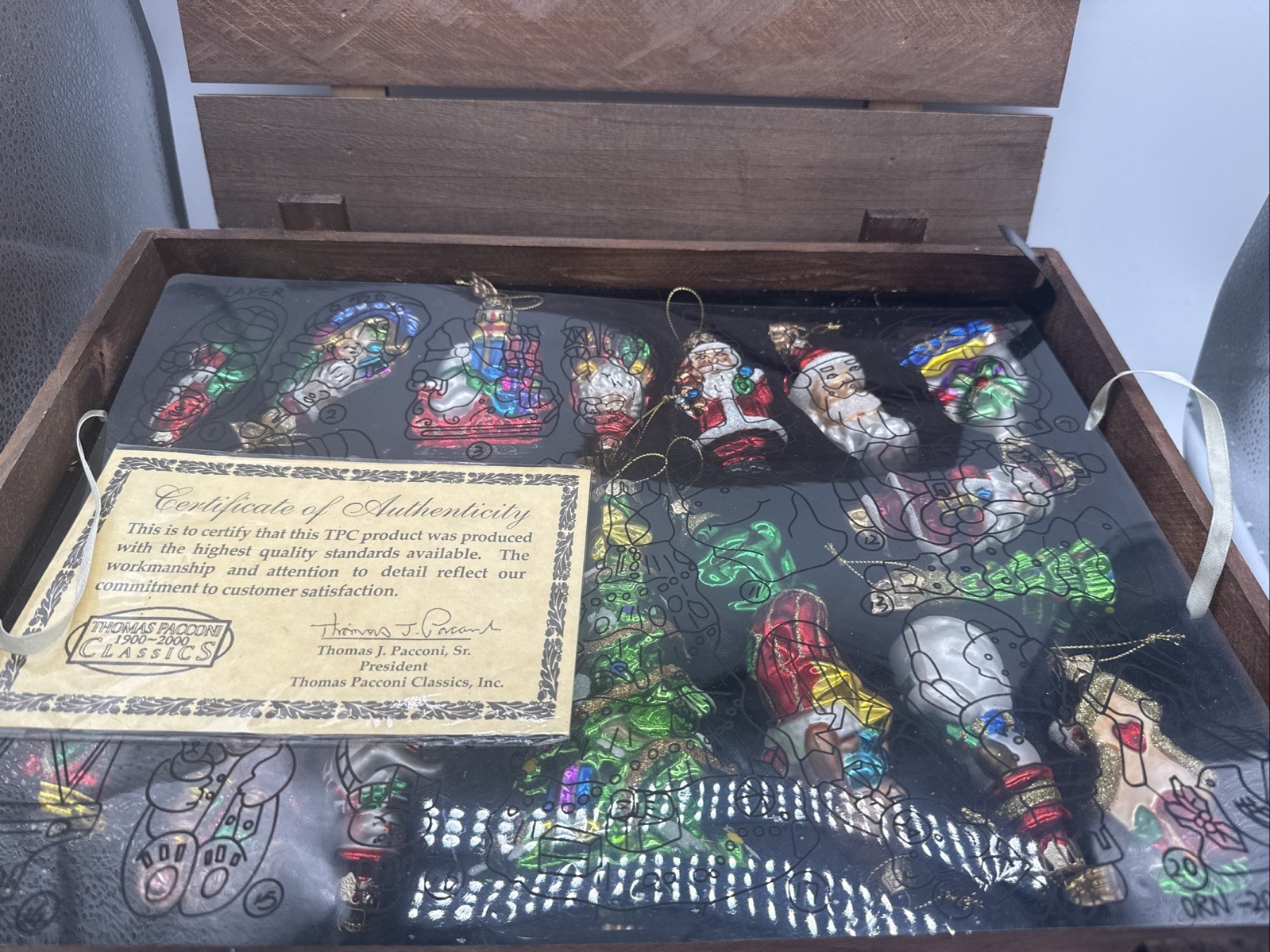 Thomas Pacconi Classics Christmas ornament set 43/44 wood case 2003 Collection