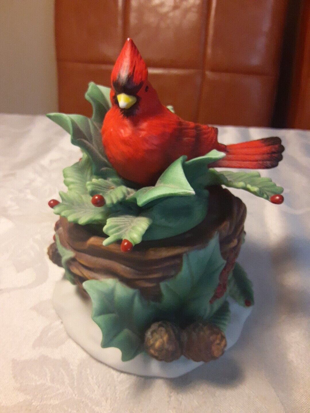  Cardinal Nest Holly Trim Porcelain Partylite Boxed. Tealight Candle Holder  